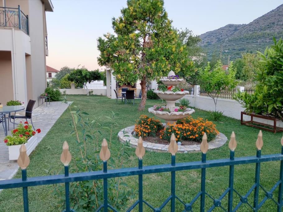 Διαμέρισμα Μεντησ Igoumenitsa Exterior photo