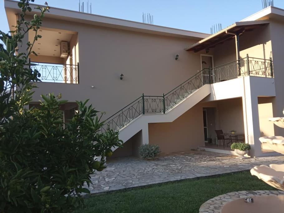 Διαμέρισμα Μεντησ Igoumenitsa Exterior photo