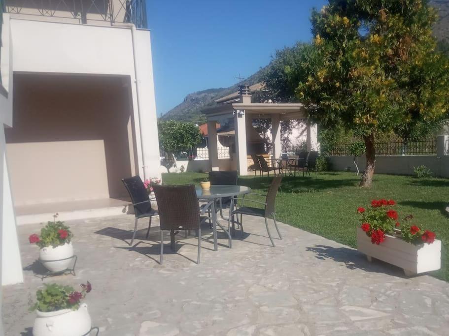 Διαμέρισμα Μεντησ Igoumenitsa Exterior photo