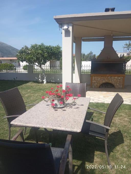 Διαμέρισμα Μεντησ Igoumenitsa Exterior photo