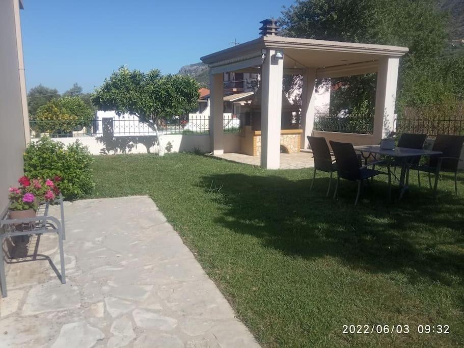 Διαμέρισμα Μεντησ Igoumenitsa Exterior photo